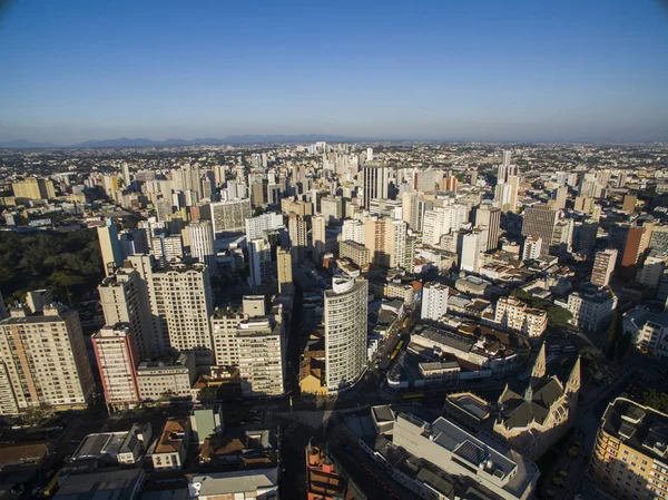 Vista aérea da paisagem urbana de Curitiba, Paraná, Brasil. Julho, 2017 — Fotografia de Stock