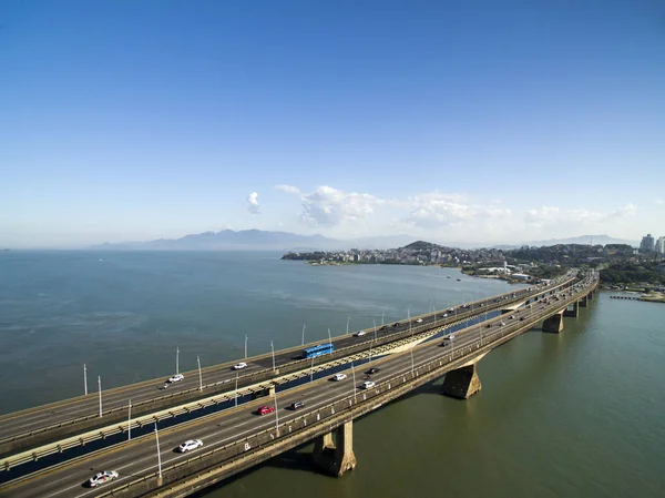 Vista aérea Puente Pedro Ivo Campos en Florianópolis. Santa Catarina. julio, 2017 . — Foto de Stock