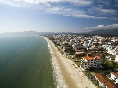 Florianopolis, Brezilya Canavieiras plaj havadan görünümü. Temmuz, 2017