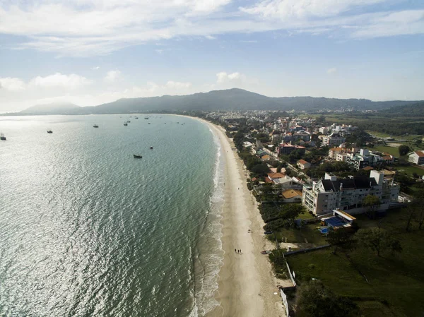 Florianopolis, Brezilya Cachoeiras plaj havadan görünümü. Temmuz, 2017