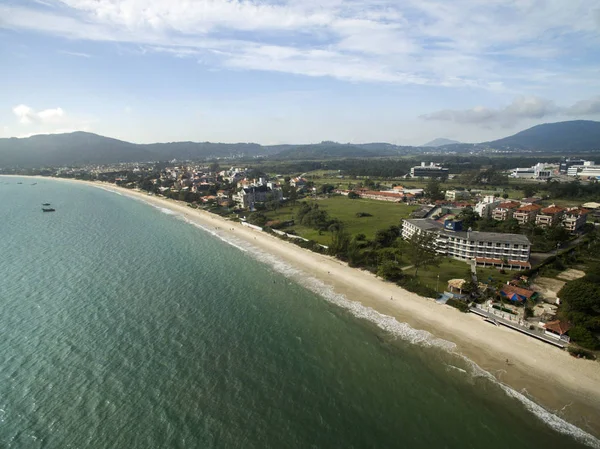 Florianopolis, Brezilya Cachoeiras plaj havadan görünümü. Temmuz, 2017