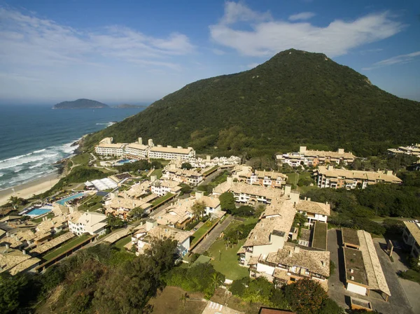 Vista aérea Praia do Costao do santinho em Florianópolis, Brasil. J — Fotografia de Stock