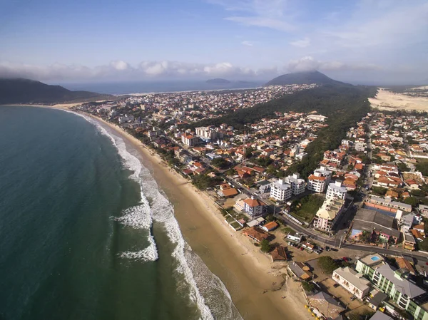 Flygfoto Ingleses Beach i Florianópolis, Brazil. Juli 2017. — Stockfoto