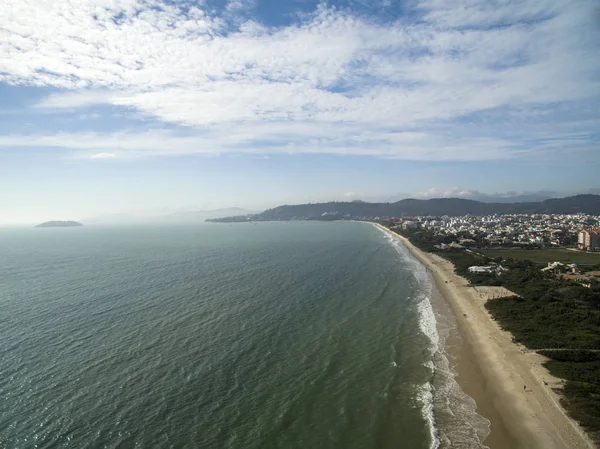 Florianopolis, Brezilya Jurere plaj havadan görünümü. Temmuz, 2017.