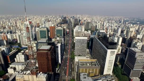 Sao paulo, brasilien, august, 2017. luftaufnahme auf der paulista avenue, in sao paulo city. — Stockvideo