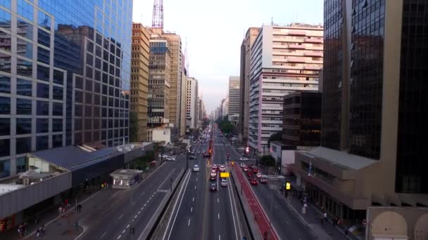 Sao paulo, brasilien, august, 2017. luftaufnahme auf der paulista avenue, in sao paulo city. — Stockvideo