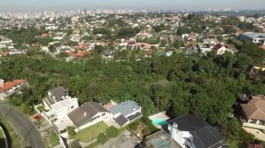 Curitiba, havadan görünümü Bosque Alemao Park var. Parana - Brezilya. Temmuz, 2017. 