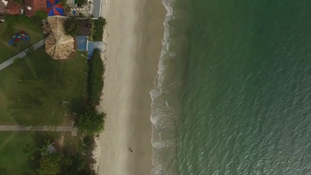 Lucht mening Cachoeiras strand, Florianopolis. Juli, 2017 — Stockvideo