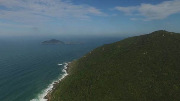 Vista aérea Costao do santinho Playa en Florianopolis, Brasil. julio, 2017 . — Vídeo de stock