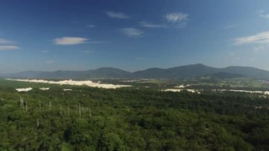 Havadan görünümü Costao santinho Beach Florianopolis, Brezilya için yapmak. Temmuz, 2017
