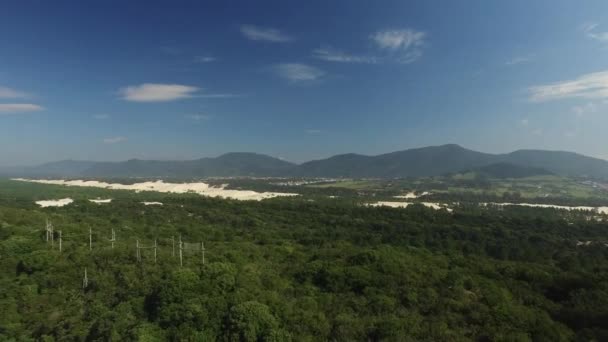 Vista aérea Praia do Costao do santinho em Florianópolis, Brasil. Julho, 2017 — Vídeo de Stock