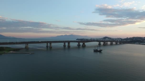 Aerial view Pedro Ivo Campos Bridge, in Florianopolis, Brazil. July, 2017. — Stock Video