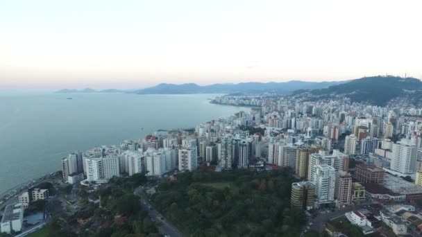 Вид с воздуха Florianopolis, Brazil. Июль, 2017 — стоковое видео