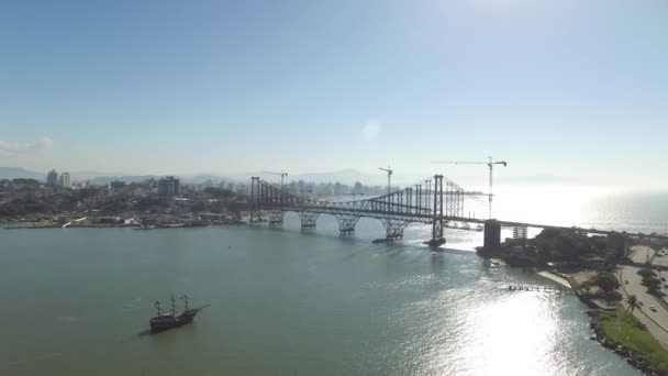 Aerial view The Hercilio Luz Bridge, in Florianopolis, Brazil. July, 2017. — Stock Video