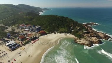 Florianopolis, Brezilya Joaquina Beach havadan görünümü. Temmuz, 2017.