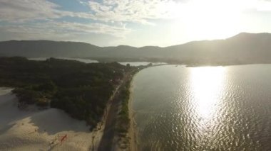 Florianopolis, Brezilya Joaquina Beach havadan görünümü. Temmuz, 2017.