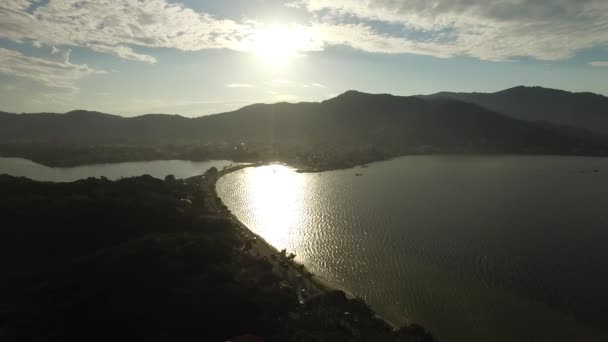 Florianopolis, Brezilya Joaquina Beach havadan görünümü. Temmuz, 2017. — Stok video