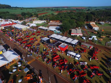 Sao Paulo, Brezilya - 1 Mayıs 2017: Agrishow, 24 Uluslararası Ticaret Fuarı, tarım teknolojisi Ribeirao Preto yer alarak, havadan görünümü.