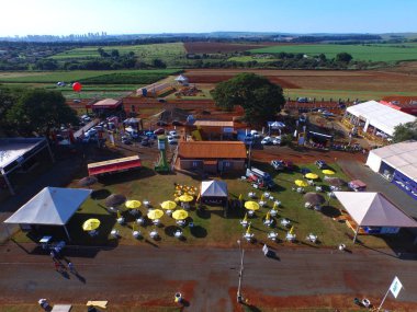 Sao Paulo, Brezilya - 1 Mayıs 2017: Agrishow, 24 Uluslararası Ticaret Fuarı, tarım teknolojisi Ribeirao Preto yer alarak, havadan görünümü.