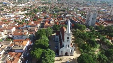 Hava görünümünü Kilisesi Nossa Senhora Aparecida Sertozinho City, Sao Paulo, Brezilya