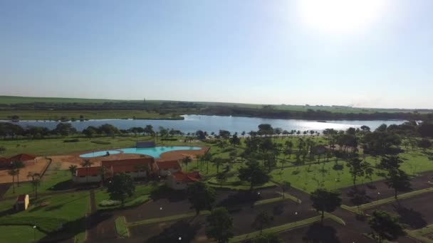 Letecký pohled na Ecological Park v Sertozinho městě, Sao Paulo, Brazílie — Stock video