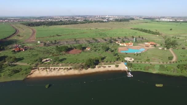 Letecký pohled na Ecological Park v Sertozinho městě, Sao Paulo, Brazílie — Stock video