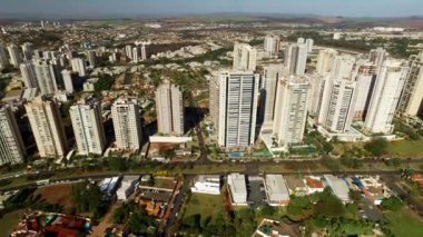 Sao Paulo, Brezilya için hava görünüm Ribeirao Preto şehir. Ağustos, 2017. Fiusa Caddesi 