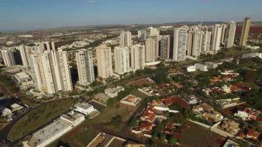 Sao Paulo, Brezilya için hava görünüm Ribeirao Preto şehir. Ağustos, 2017. Fiusa Caddesi