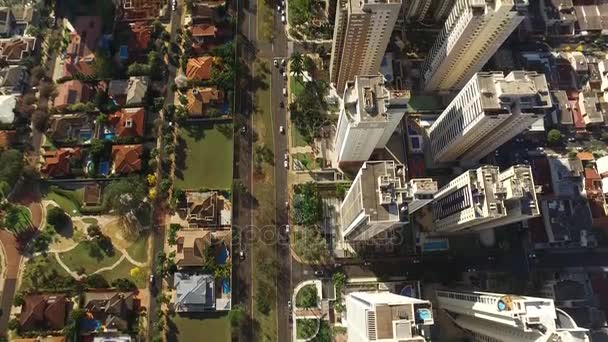 Luchtfoto uitzicht van Ribeirao Preto stad in Sao Paulo, Brazilië. Augustus, 2017. Fiusa Avenue — Stockvideo