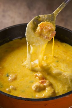 Krem peynir karides graten