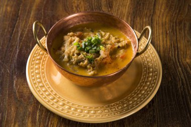 Moqueca, metal bown Yengeç güveç.