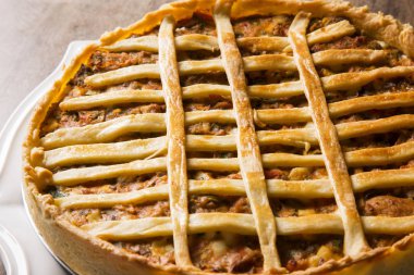 Sebzeli tavuklu böreği