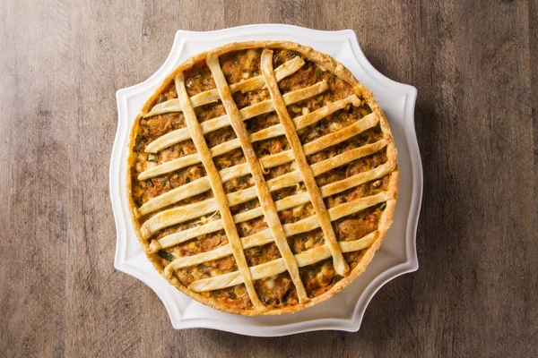 Sebzeli tavuklu böreği