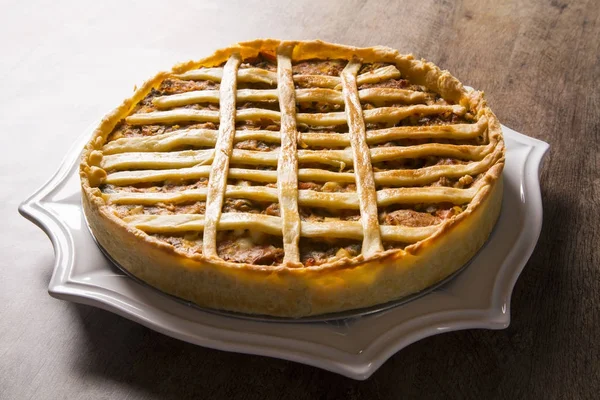 Sebzeli tavuklu böreği