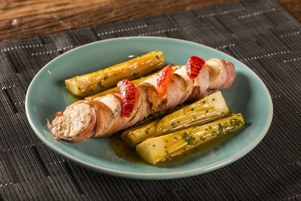 Pupunha pastırma ve palmito ile lezzetli tavuk ızgara