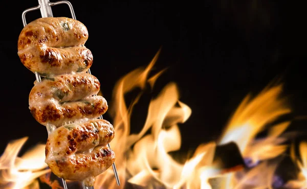 Salsicha Cuiabana, tradicional churrasco brasileiro . — Fotografia de Stock