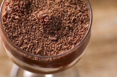 Fıstık ezmesi mus, krem peynir ile guava ve yarım bitter çikolata