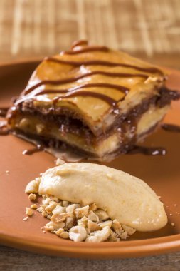 Fındıklı pasta, kek ile guava