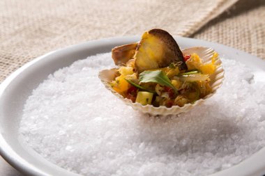 Kızarmış yumuşak Kabuk Yengeç Salatası