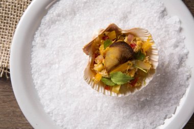 Kızarmış yumuşak Kabuk Yengeç Salatası