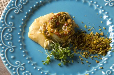 Linguado balık zemin ve farofa dan muz püresi ile