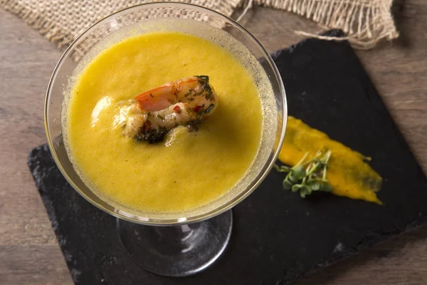 Pumpkin soup with shrimps — Stock Photo, Image