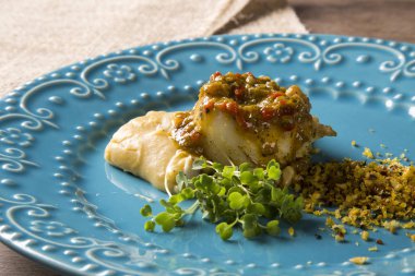 Linguado balık zemin ve farofa dan muz püresi ile