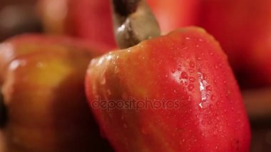 Eski ahşap tatlı taze kaju meyve rotasyon 