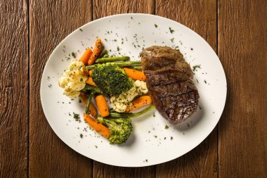 Lezzetli sığır eti biftek zekâ sebze