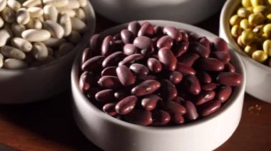 Dönüşümlü olarak çeşitli fasulye