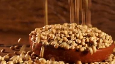 kabın içinde düşen fasulye