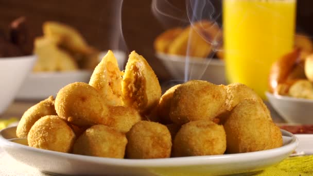 Ζεστό Κοτόπουλο Σνακ Καπνό Βραζιλίας Σνακ Coxinha — Αρχείο Βίντεο