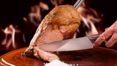 Kavrulmuş, Cupim yangın arka plan ile geleneksel Brezilya Barbekü.