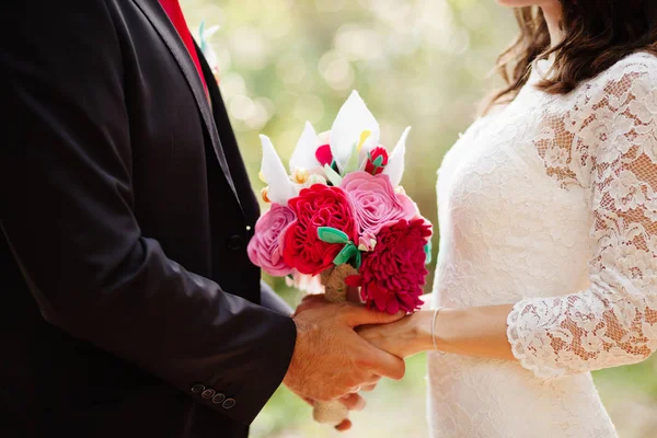 Hochzeitsstrauß aus Filz handgefertigt — Stockfoto